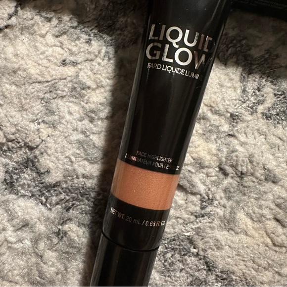 NIB Anastasia Beverly Hills Liquid Glow Highlighter in “Penny” - Picture 2 of 3